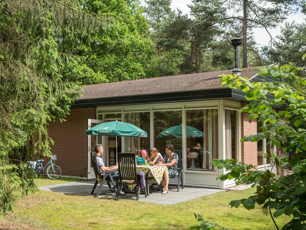 Landal Miggelenberg Hotel Hoenderloo Exterior foto
